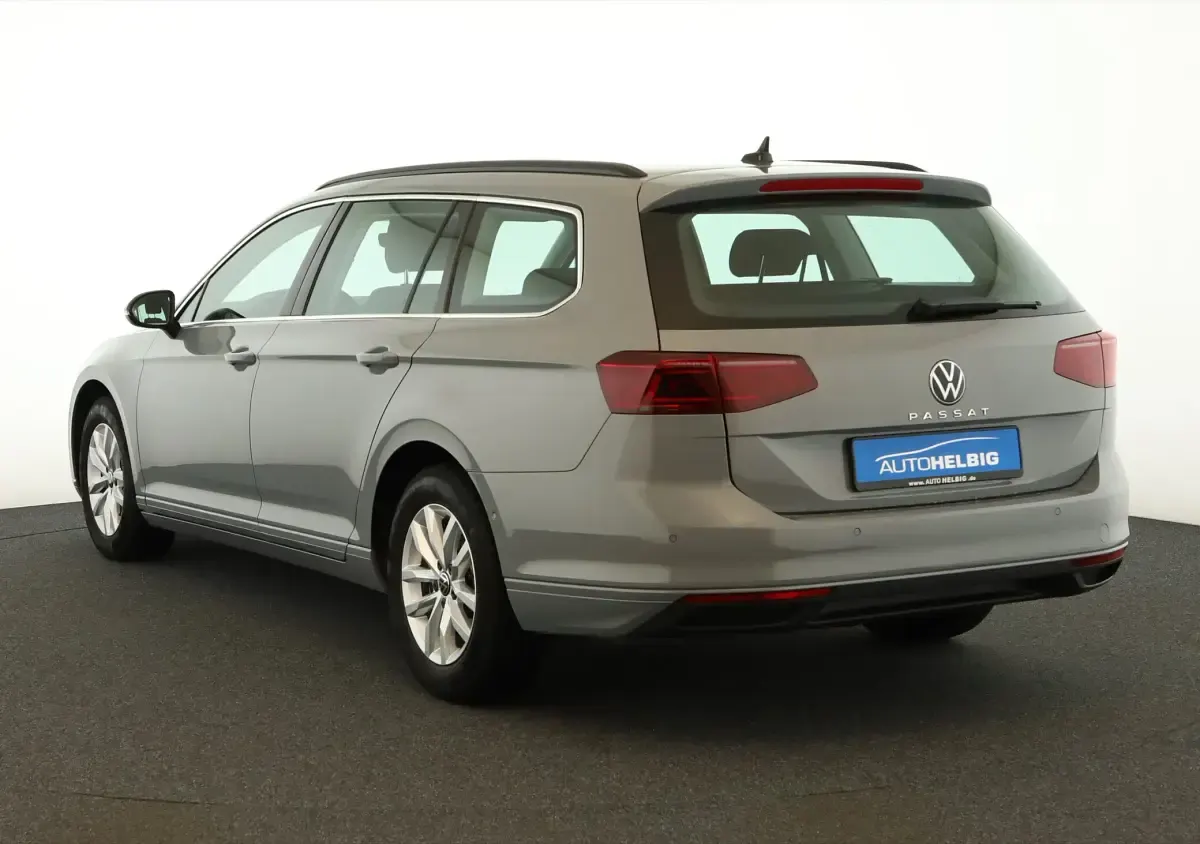Gebraucht VW Passat Business 150 PS (110 kW) 2024 Mondsteingrau Kombi