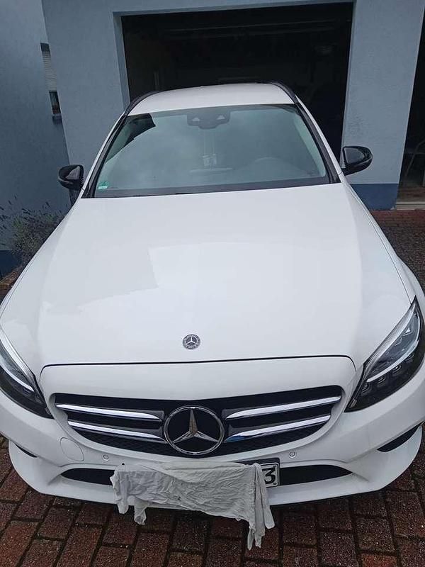 Weiß Gebraucht 2020 Mercedes C180 Avantgarde Kombi | 24.500 € (Superpreis) - Bild 1/4