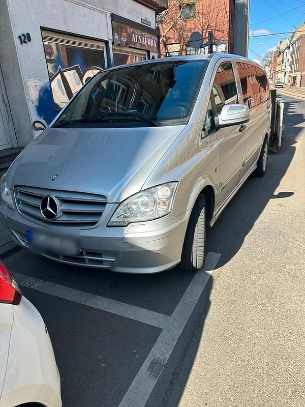 Grau Gebraucht 2014 Mercedes Viano Van / Kleinbus | 12.600 € - Bild 1/4