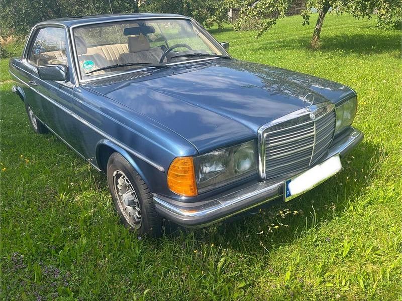 Blau Gebraucht 1984 Mercedes 230 Coupé | 7.800 € - Bild 1/4