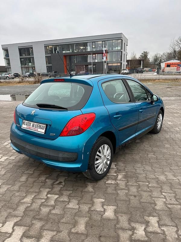 Gebraucht Peugeot 207 95 PS (69 kW) 2009 Blau Kleinwagen