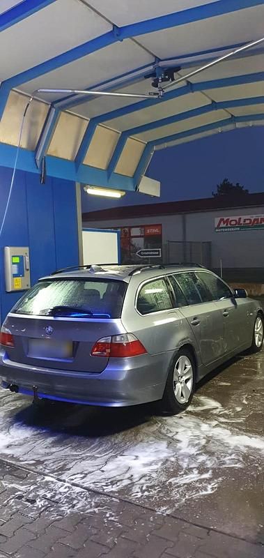 Gebraucht BMW 525 177 PS (130 kW) 2005 Grau Kombi