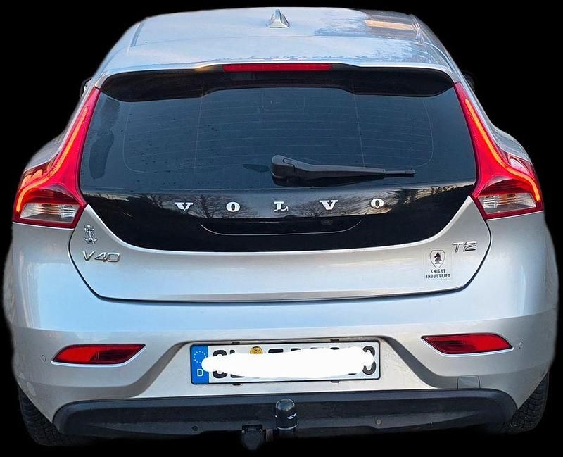 Gebraucht Volvo V40 122 PS (89 kW) 2015 Silber Limousine