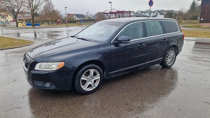 Gebraucht Volvo V70 Momentum 245 PS (180 kW) 2013 Schwarz Kombi
