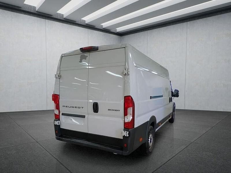 Gebraucht Peugeot Boxer 140 PS (102 kW) 2024 Weiß Van