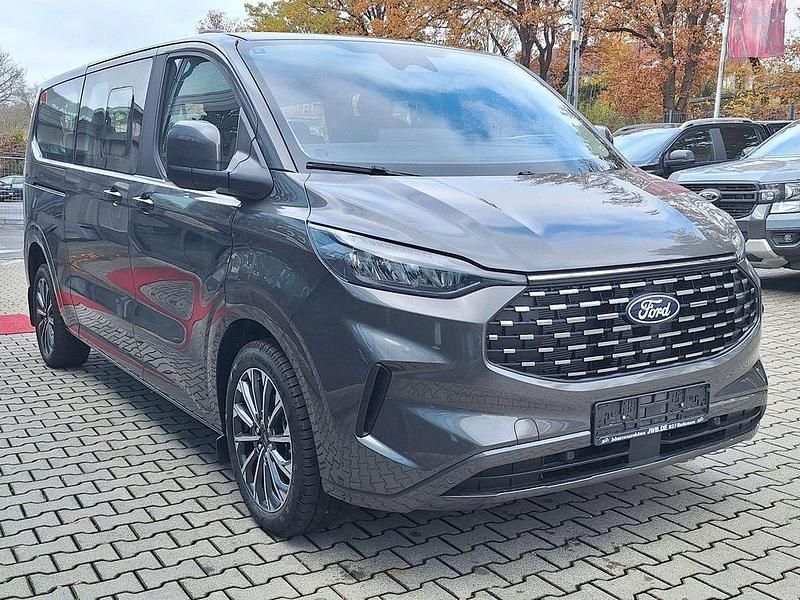 Neu Ford Tourneo Titanium 170 PS (125 kW) 2025 Grau Van / Kleinbus