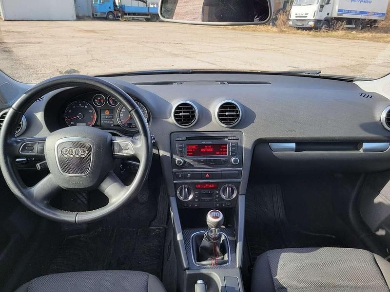 Gebraucht Audi A3 Attraction 125 PS (91 kW) 2011 Schwarz Kleinwagen