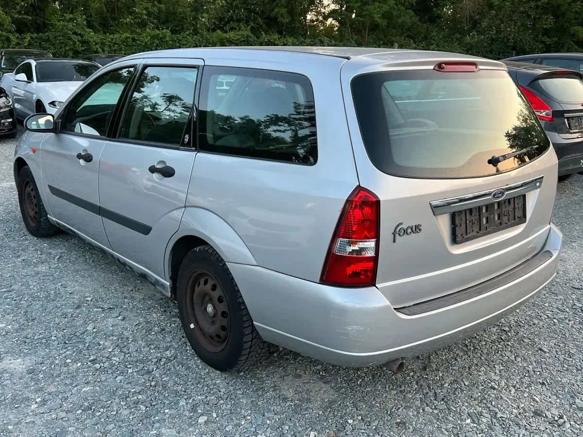Gebraucht Ford Focus 116 PS (85 kW) 1999 Grau Kombi