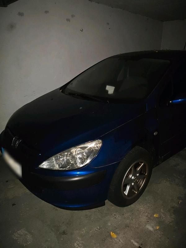 Blau Gebraucht 2002 Peugeot 307 Kleinwagen | 950 € (Guter Preis) - Bild 1/4