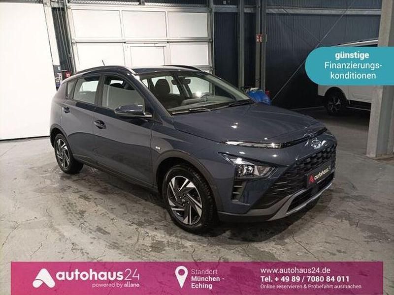 Grau Gebraucht 2022 Hyundai Bayon Select SUV | 15.970 € (Superpreis) - Bild 1/4