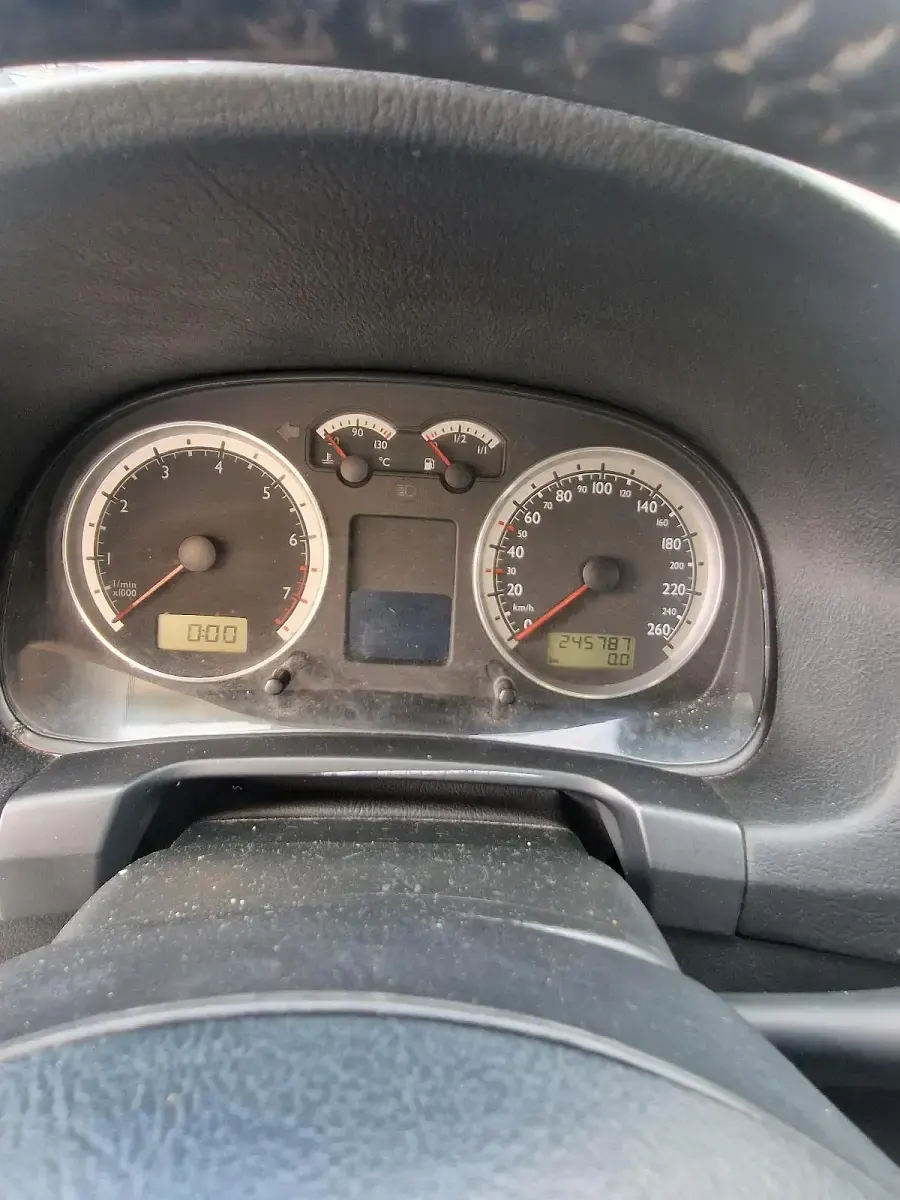 Gebraucht VW Golf IV 105 PS (77 kW) 2002 Grau Kleinwagen