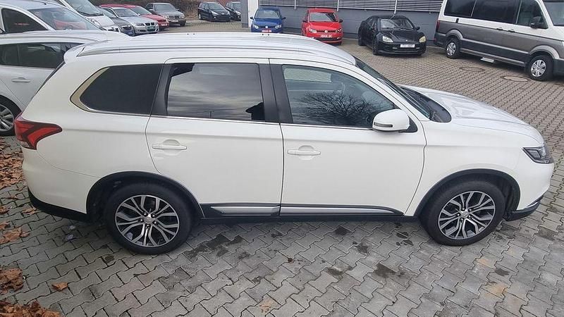 Gebraucht Mitsubishi Outlander 150 PS (110 kW) 2018 Weiß SUV