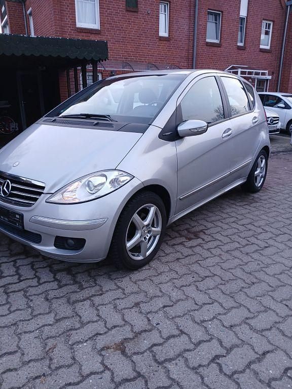 Gebraucht Mercedes A180 Elegance 109 PS (80 kW) 2006 Silber Van / Kleinbus