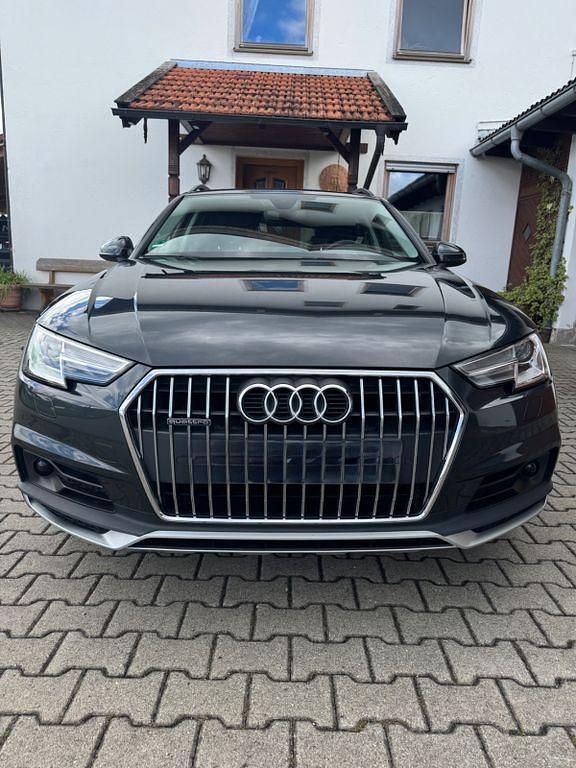 Gebraucht Audi A4 Allroad 163 PS (119 kW) 2018 Grau Kombi