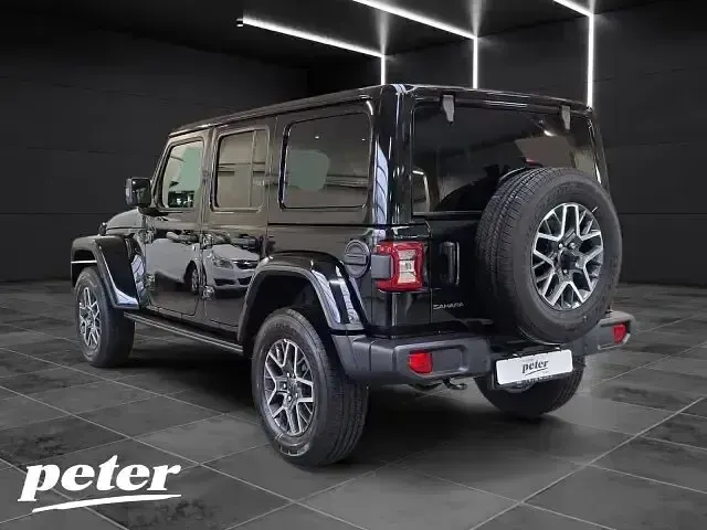 Neu Jeep Wrangler Sahara 272 PS (200 kW) 2025 Schwarz SUV