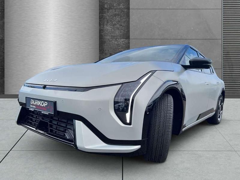 Neu Kia EV4 Comfort 150 kW (204 PS) 2026 Ivory silver matt Limousine