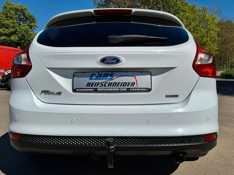 Używany Ford Focus Titanium 150 KM (110 kW) 2012 Biały Sedan/Limuzyna