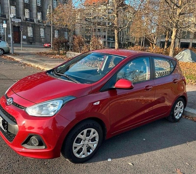 Gebraucht Hyundai i10 Trend 67 PS (49 kW) 2014 Rot Kleinwagen