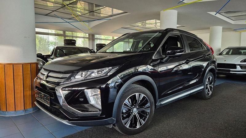 Schwarz Gebraucht 2018 Mitsubishi Eclipse Cross Diamant Edition SUV | 17.990 € (Etwas zu teuer) - Bild 1/4
