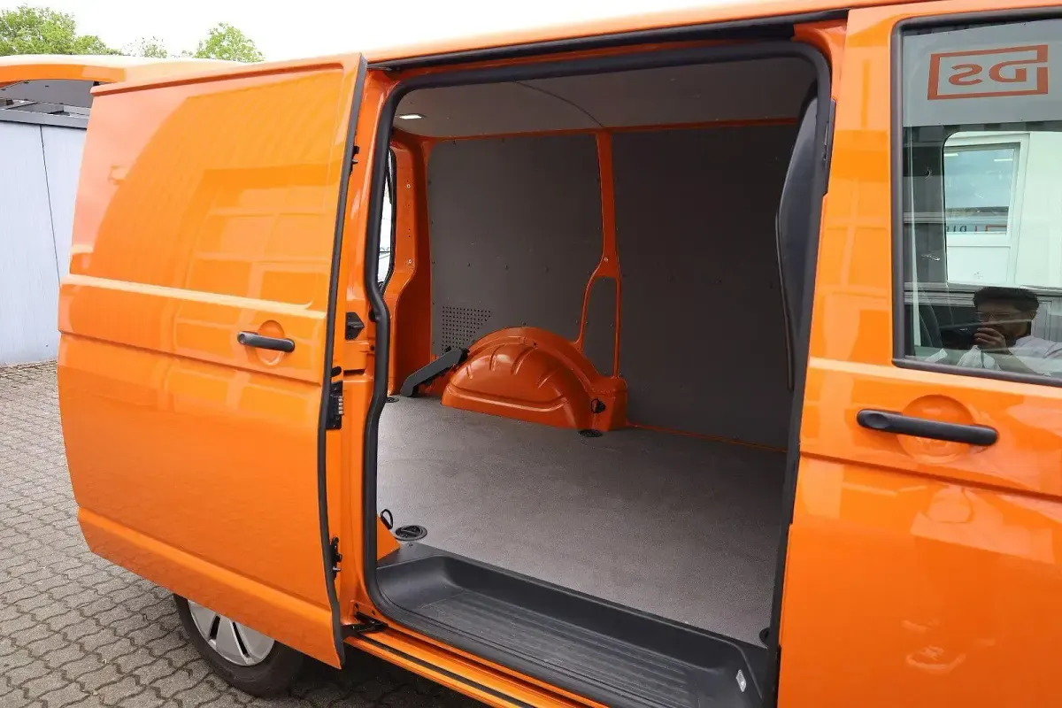 Używany VW Transporter 110 KM (80 kW) 2021 Pomarańczowy Van