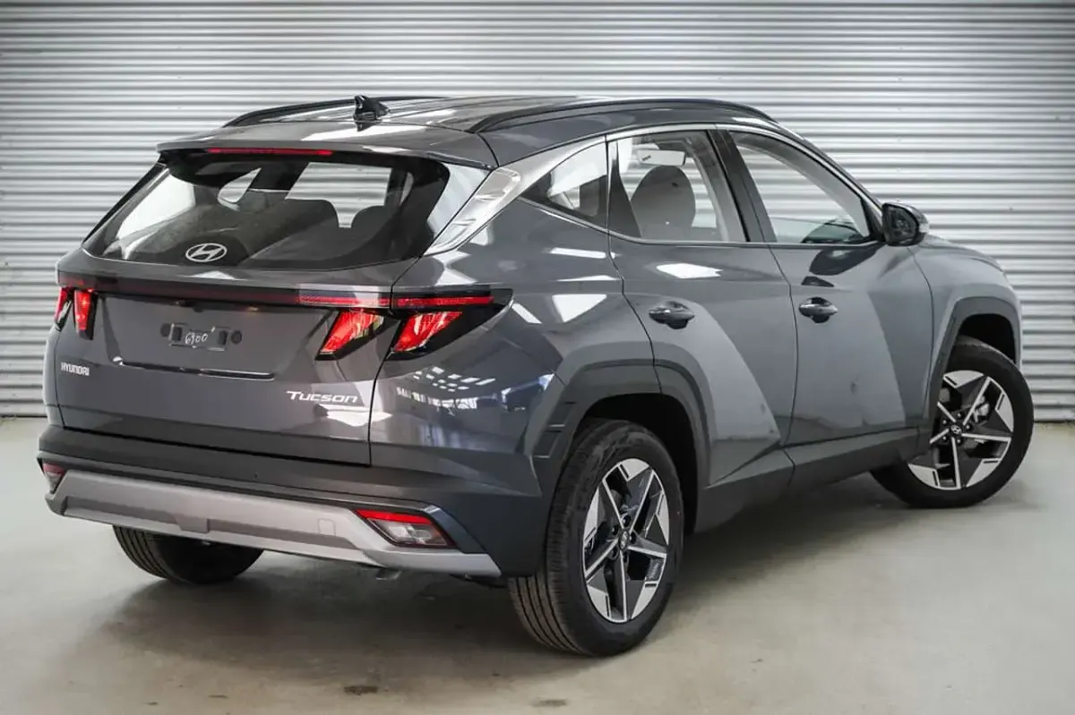 Neu Hyundai Tucson Style 150 PS (110 kW) 2026 Electronic grey metallic () SUV