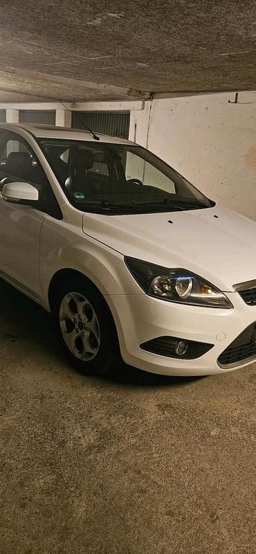 Gebraucht Ford Focus Titanium 145 PS (106 kW) 2008 Weiß Limousine