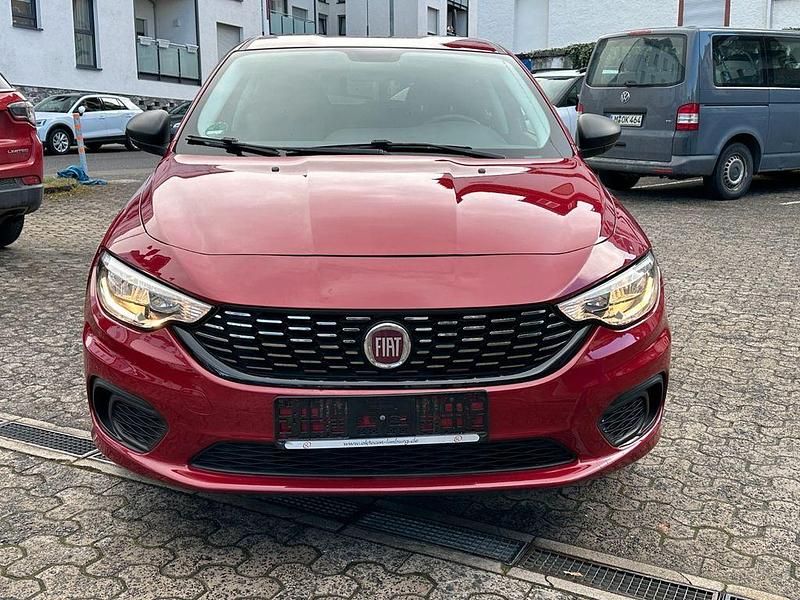 Gebraucht Fiat Tipo Pop 95 PS (69 kW) 2017 Rot Limousine