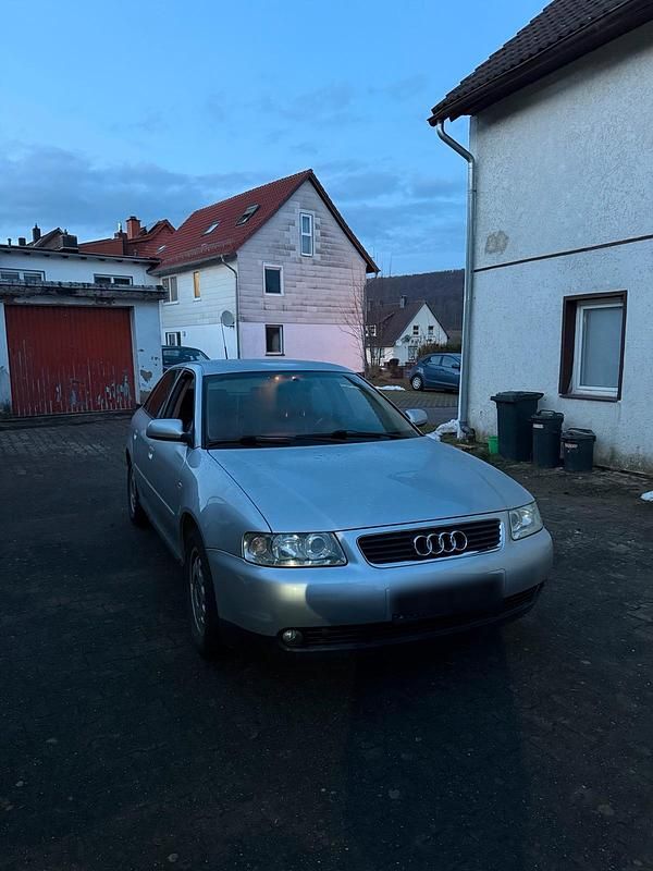 Silber Gebraucht 2002 Audi A3 Ambiente Kleinwagen | 2.000 € (Fairer Preis) - Bild 1/4
