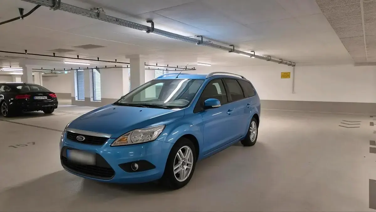 Gebraucht Ford Focus Style 101 PS (74 kW) 2008 Blau Kombi