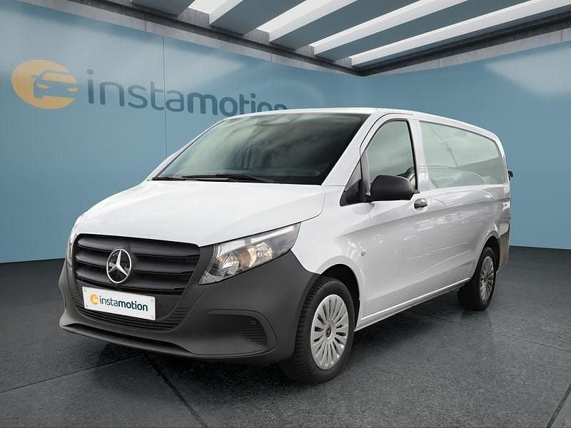 Weiß Gebraucht 2024 Mercedes Vito Van / Kleinbus | 34.049 € (Fairer Preis) - Bild 1/4