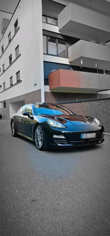 Gebraucht Porsche Panamera 245 PS (180 kW) 2013 Schwarz Kleinwagen