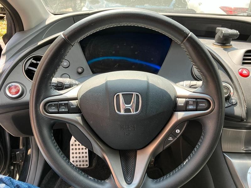 Schwarz Gebraucht 2010 Honda Civic Limousine | 8.450 € (Fairer Preis) - Bild 1/4