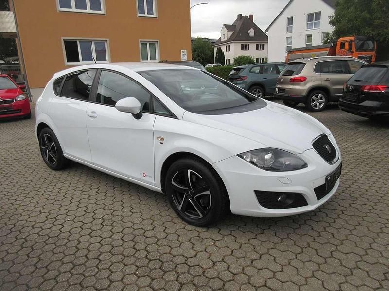 Weiß Gebraucht 2012 Seat Leon Copa Limousine | 8.990 € (Guter Preis) - Bild 1/4
