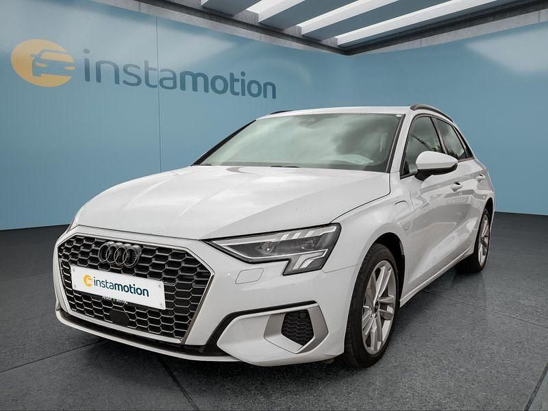 Weiß Gebraucht 2021 Audi A3 Sportback e-tron Limousine | 23.499 € (Fairer Preis) - Bild 1/4