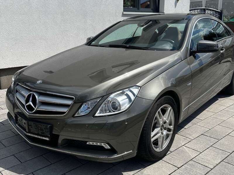 Grau Gebraucht 2010 Mercedes E350 Elegance Coupé | 16.950 € (Etwas zu teuer) - Bild 1/4