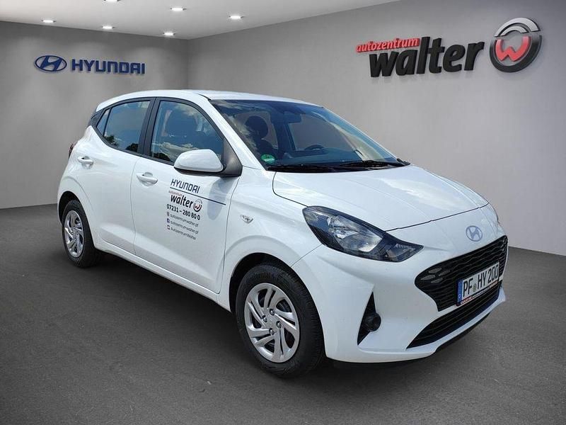 Gebraucht Hyundai i10 Select 63 PS (46 kW) 2024 Weiß Kleinwagen