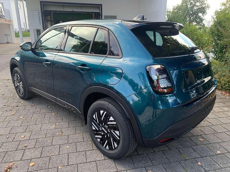 Neu Fiat 600 145 PS (106 kW) 2025 Mare grün (688) Limousine