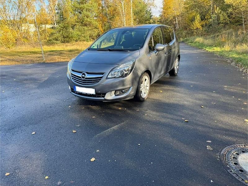 Silber Gebraucht 2016 Opel Meriva Innovation Van / Kleinbus | 6.500 € (Superpreis) - Bild 1/4