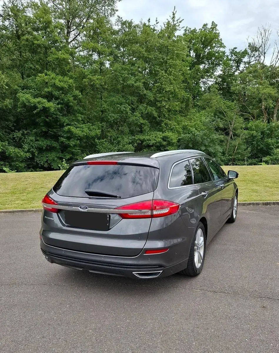 Gebraucht Ford Mondeo Titanium 190 PS (139 kW) 2019 Grau Kombi