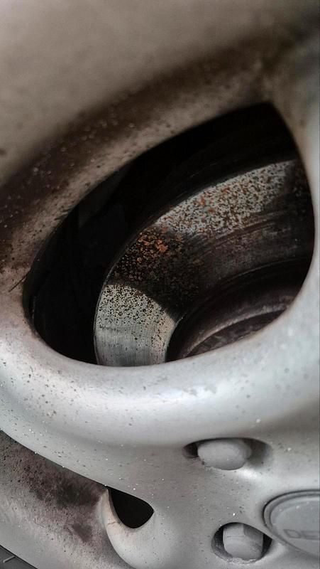 Gebraucht Mitsubishi Space Star 102 PS (75 kW) 2001 Silber Van / Kleinbus