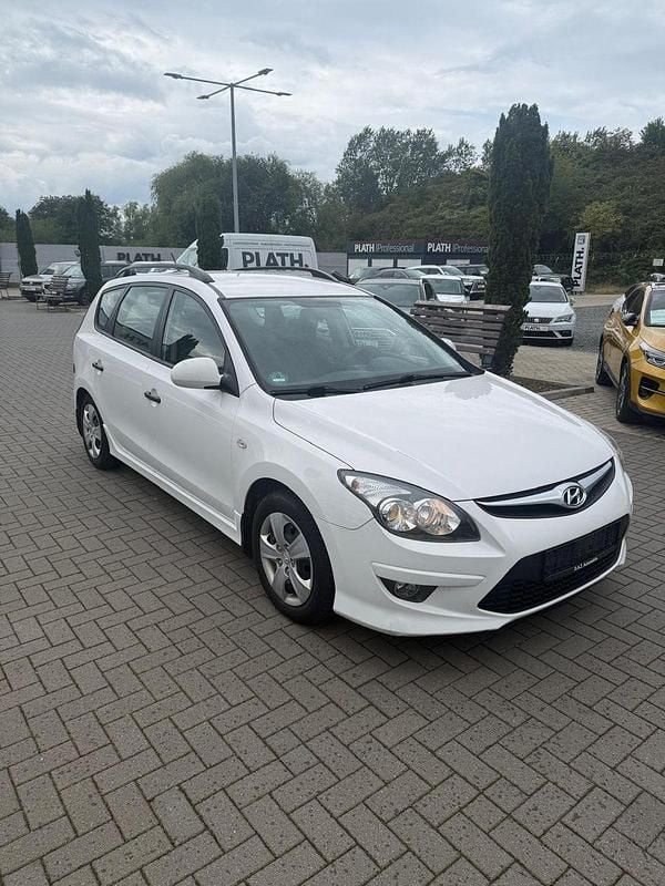 Gebraucht Hyundai i30 Comfort 109 PS (80 kW) 2010 Weiß Kombi