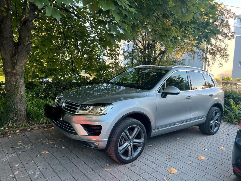 Grau Gebraucht 2015 VW Touareg Exclusive SUV | 20.600 € (Fairer Preis) - Bild 1/4