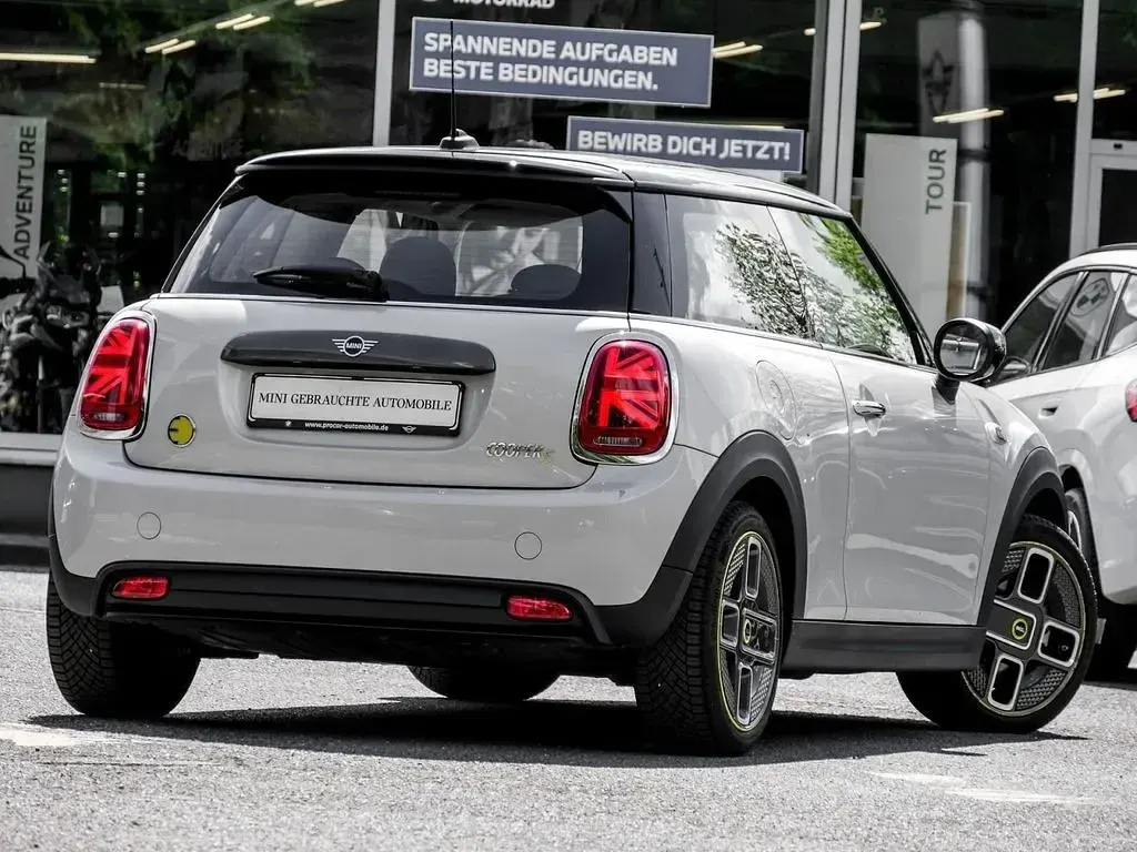 Gebraucht Mini Cooper SE 135 kW (184 PS) 2021 Silber Kleinwagen