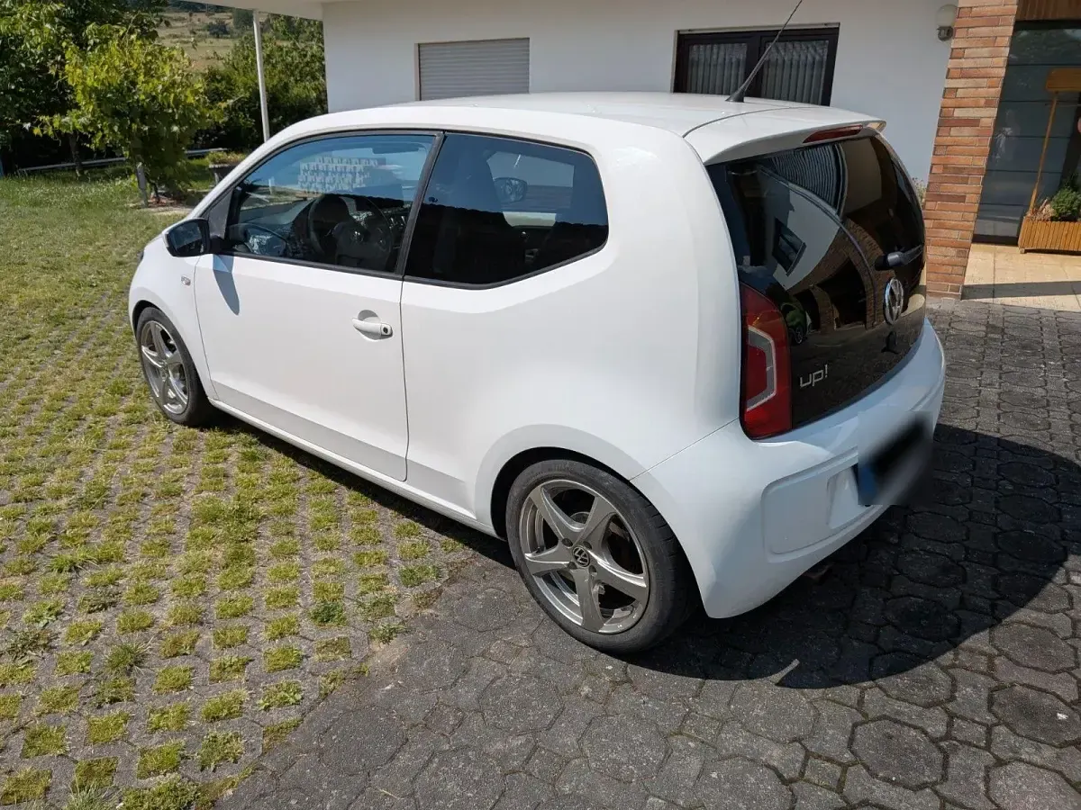 Gebraucht VW up! high up! 75 PS (55 kW) 2012 Weiß Kleinwagen