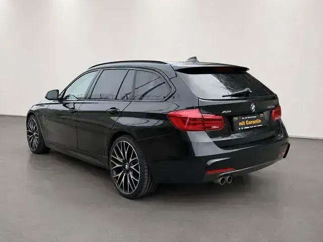 Gebraucht BMW 320 M Sport 190 PS (139 kW) 2019 Schwarz Limousine