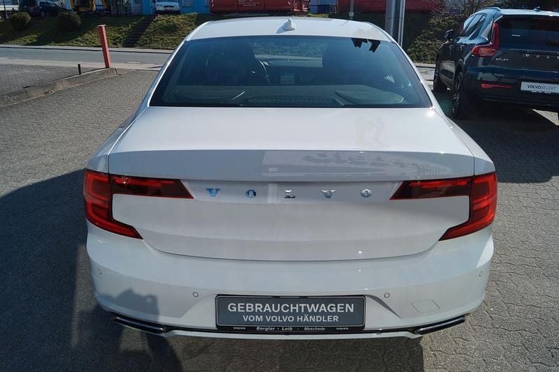 Używany Volvo S90 R-Design 190 KM (139 kW) 2017 Biały Sedan/Limuzyna