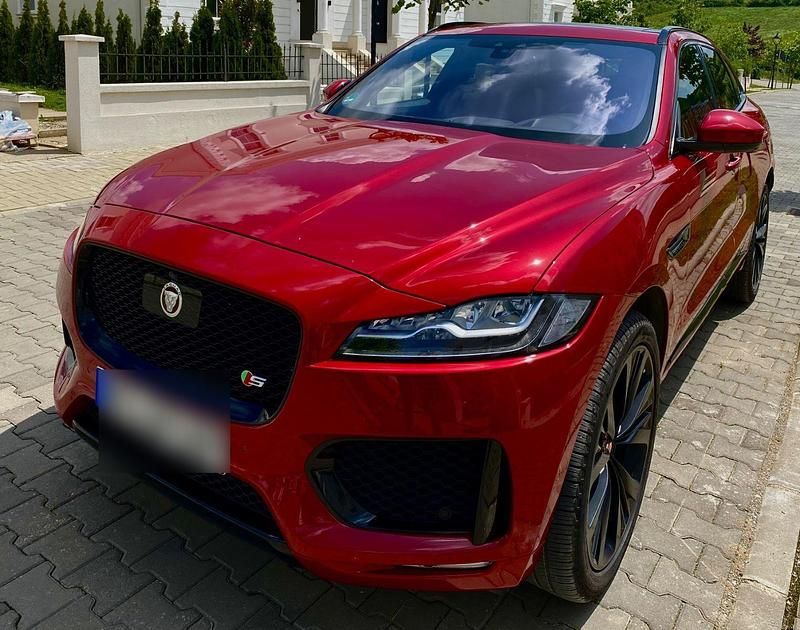 Gebraucht Jaguar F-Pace First Edition 300 PS (220 kW) 2016 Rot SUV