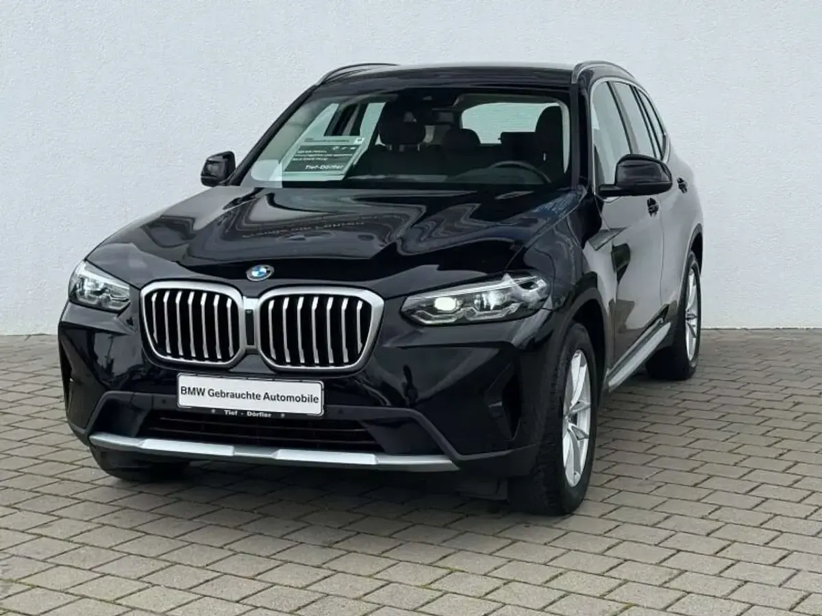 Gebraucht BMW X3 Sport Line 190 PS (139 kW) 2023 Schwarz SUV