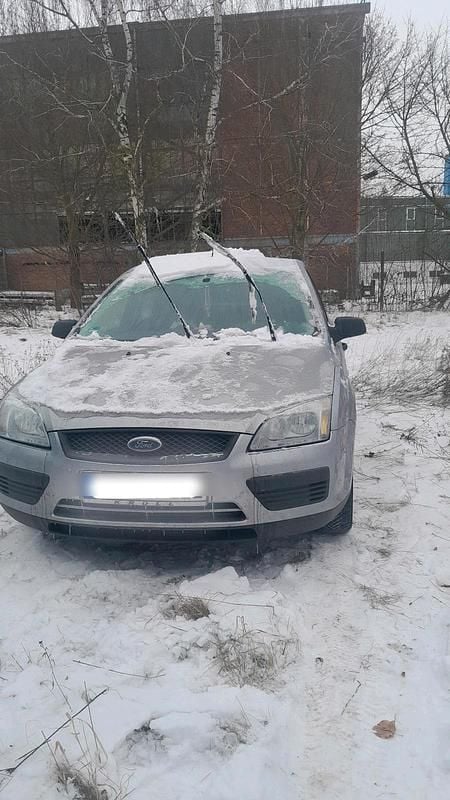 Silber Gebraucht 2005 Ford Focus Kleinwagen | 2.299 € (Guter Preis) - Bild 1/4