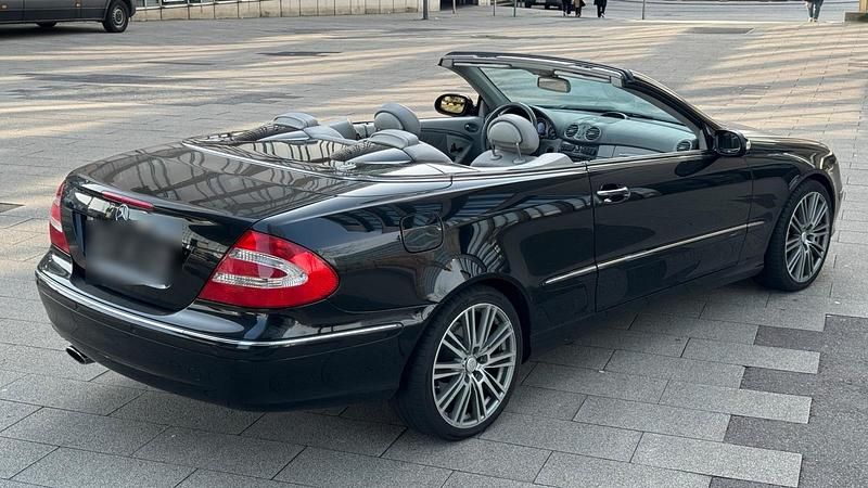 Gebraucht Mercedes CLK500 306 PS (225 kW) 2003 Schwarz Cabrio